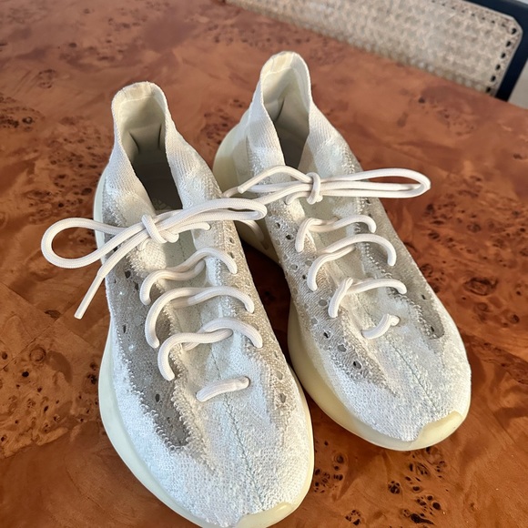 Yeezy Boost 380 Size 7 - Picture 7 of 8